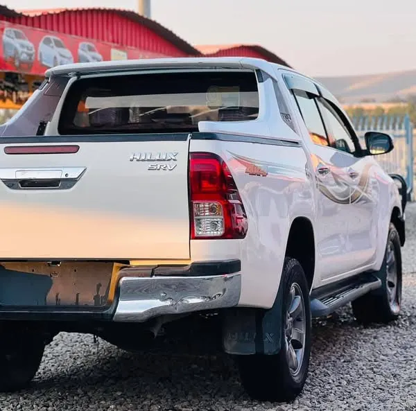 Toyota Hilux 2018 (3)