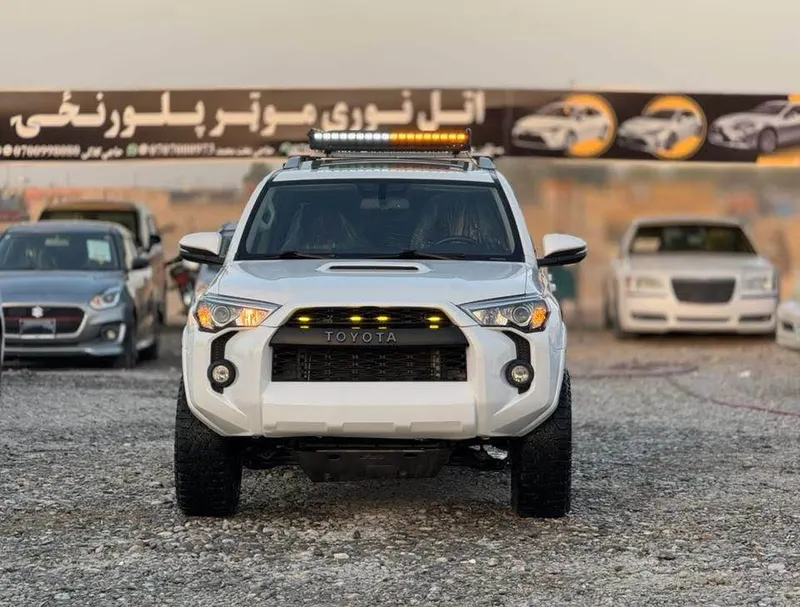 تویوتا 4Runner SR5 2018 (1)