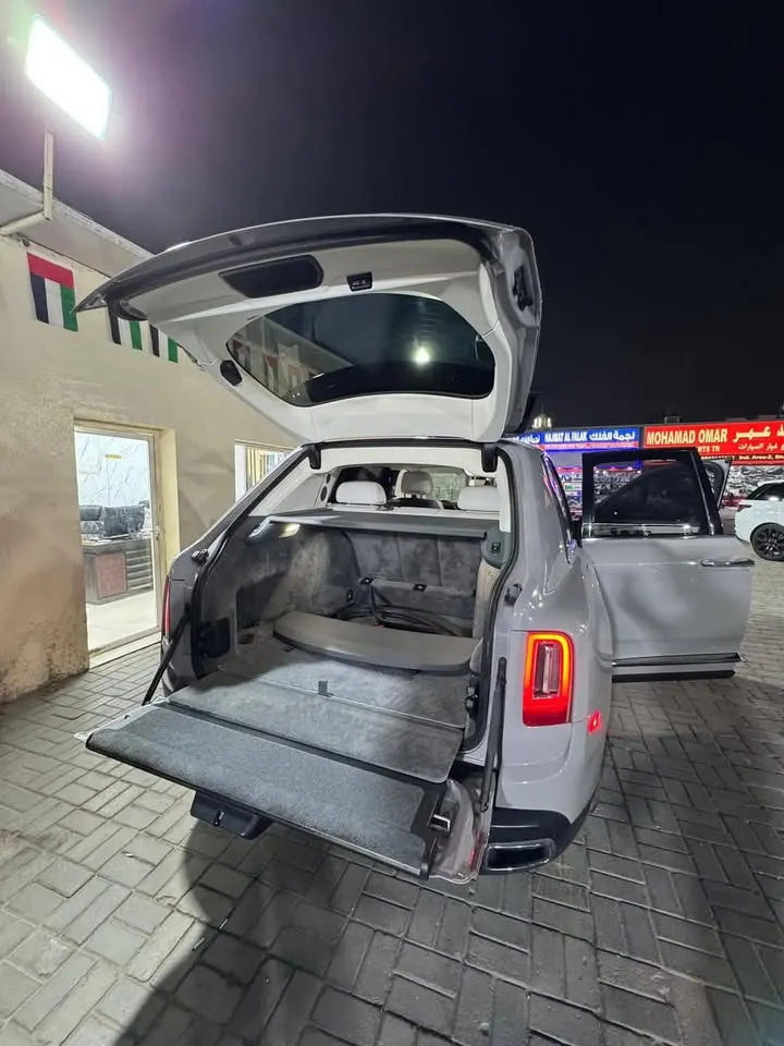 Rolls-Royce Cullinan 2021 (4)