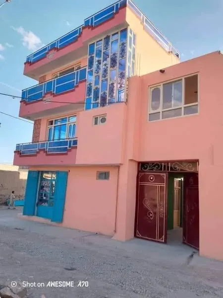 3-storey house with 3 shops for sale, 6 rooms, 230 m², Chehelsotoon, Kabul (2)