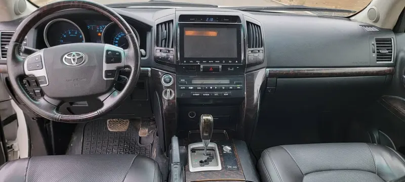 Toyota Land Cruiser 2012 (4)