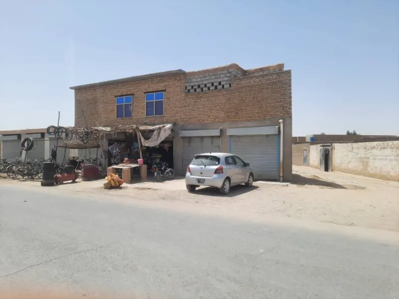 خانه با 5 دکان برای فروش، 7 اتاق، 550 m² (1)