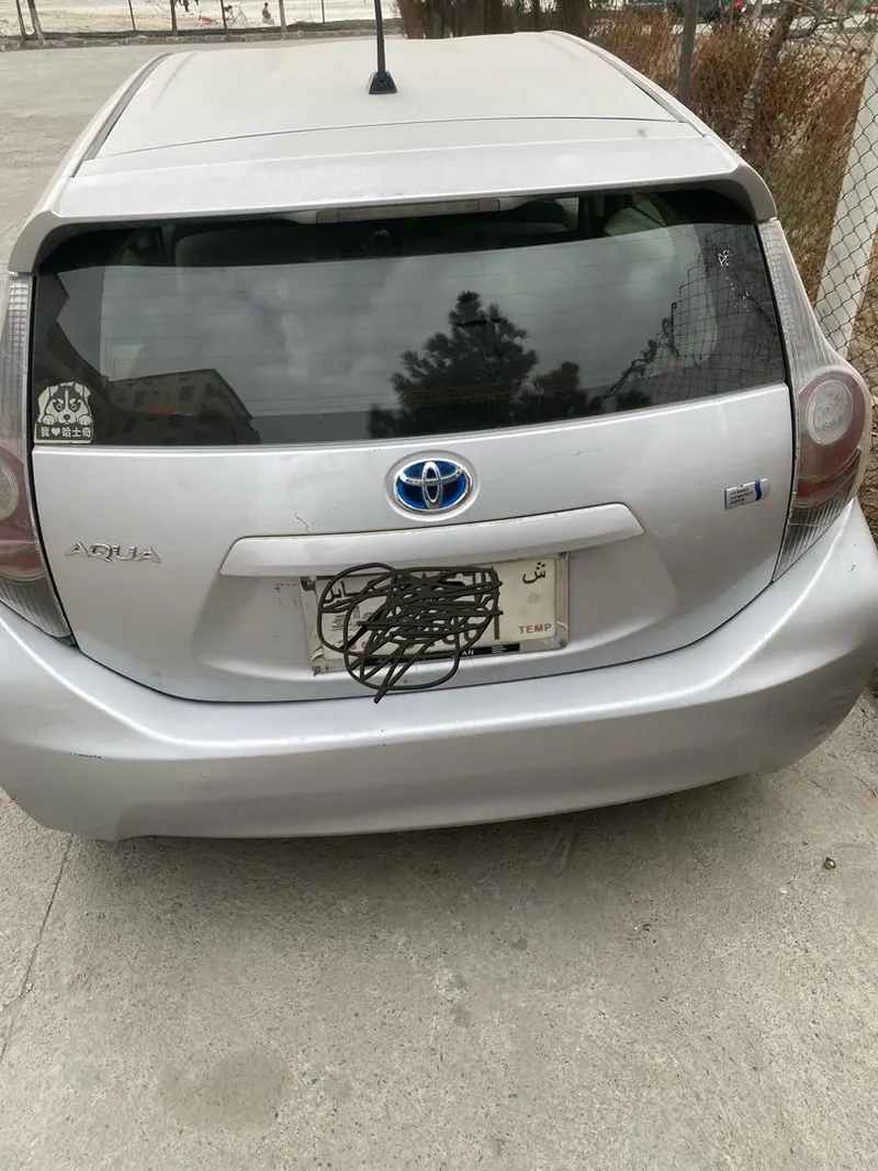 Toyota Aqua 2014 (2)