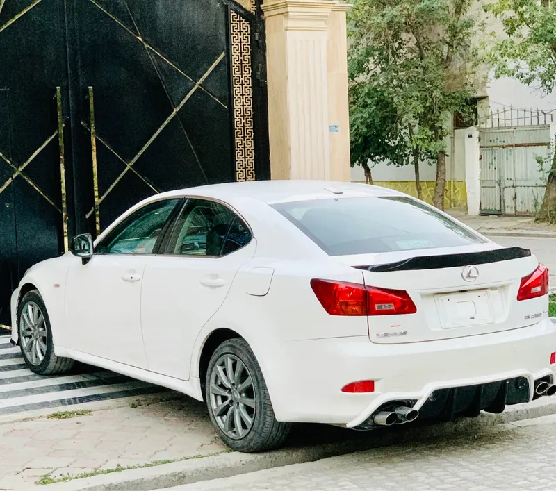 Lexus 2017 (3)