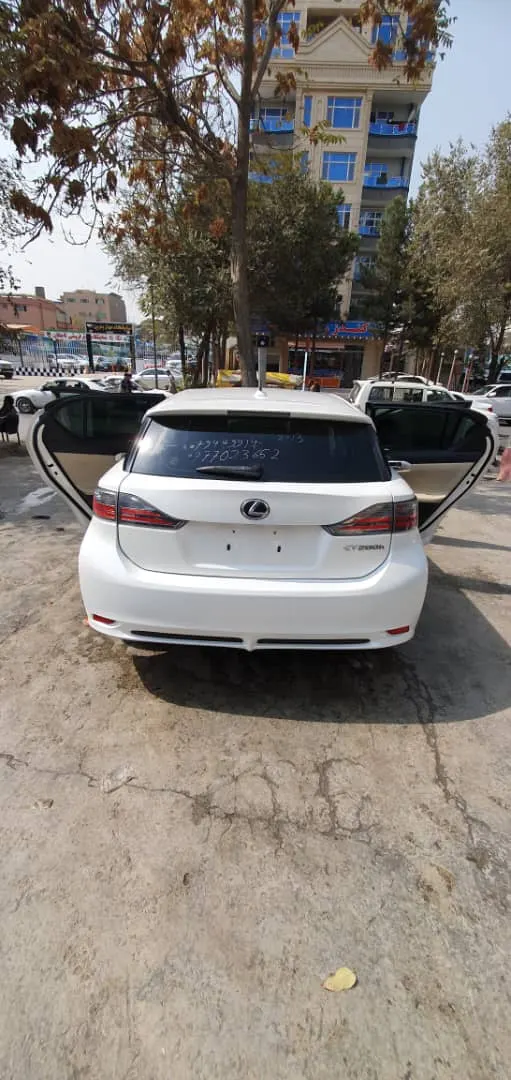 Lexus CT200 Hybrid 2013 (5)