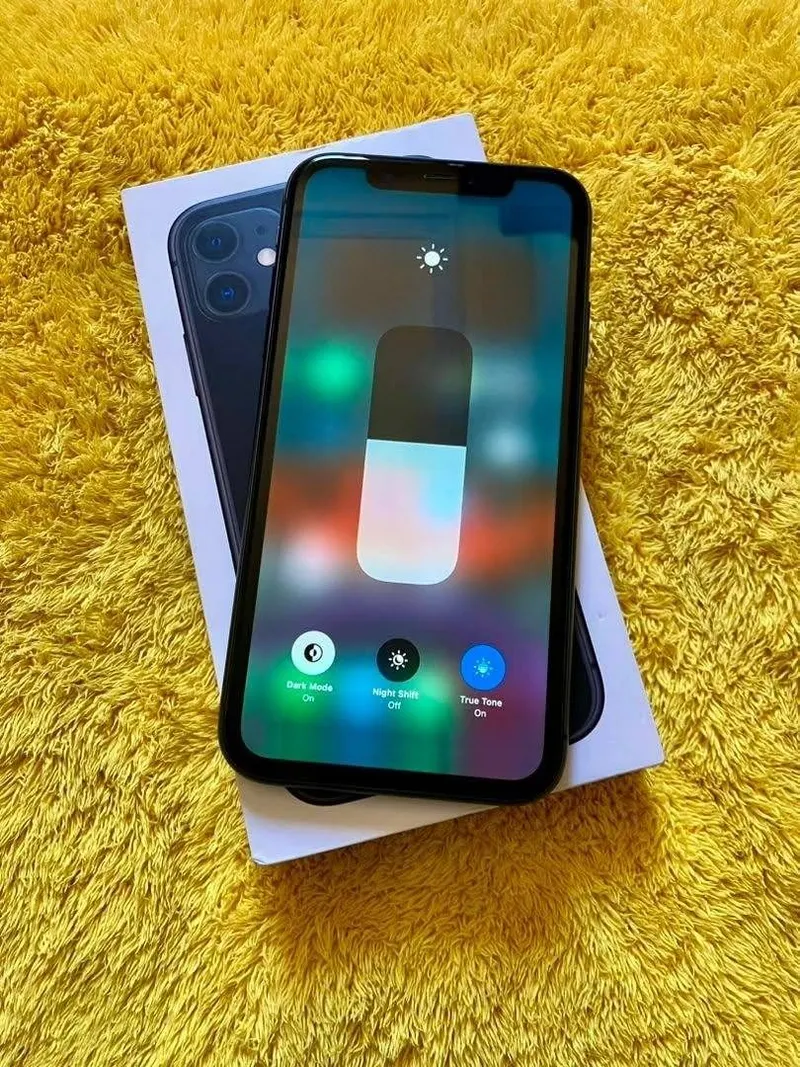 iPhone 11 64GB Canada Model (4)