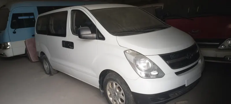 Hyundai Minibus 2012 (4)