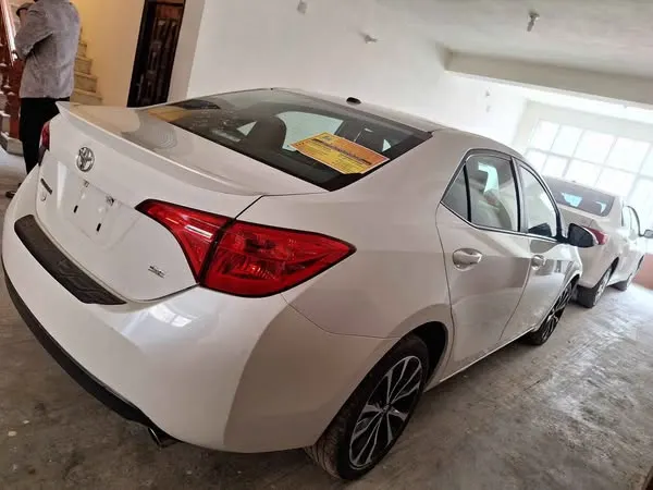 Toyota Corolla 2017 (2)