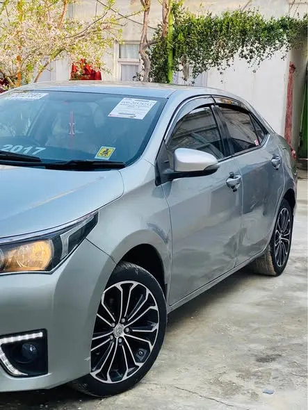 Toyota Corolla 2016 (2)