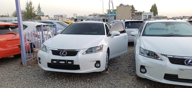 Lexus CT200h 2012 (3)