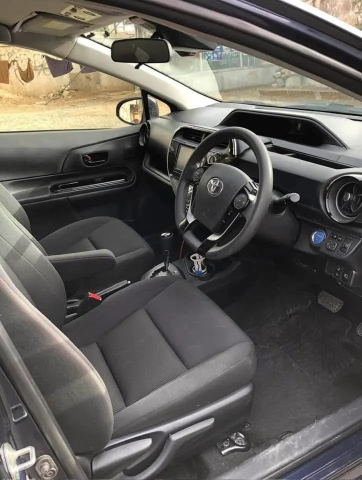 Toyota Aqua 2018 (3)
