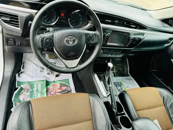 Toyota Corolla 2016 (4)