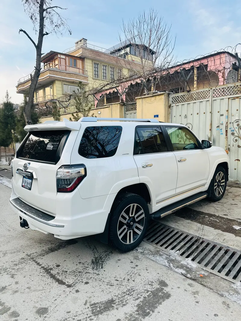Toyota 4Runner Limited 2014 (2)