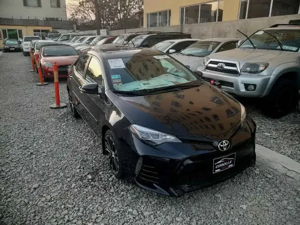 Toyota Corolla 2015 (2)