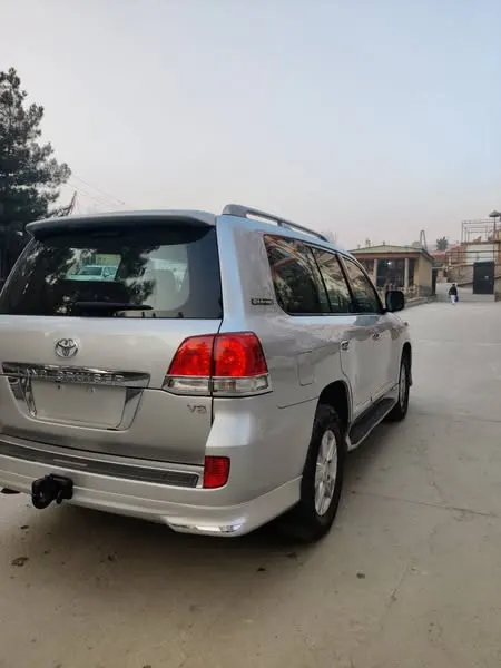 Toyota Land Cruiser 2011 (3)