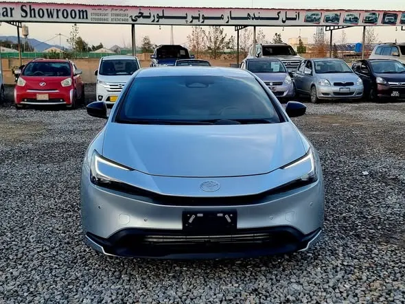 Toyota Prius 2023 (1)