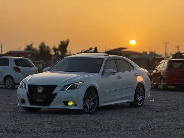 Toyota Crown 2014 (1)