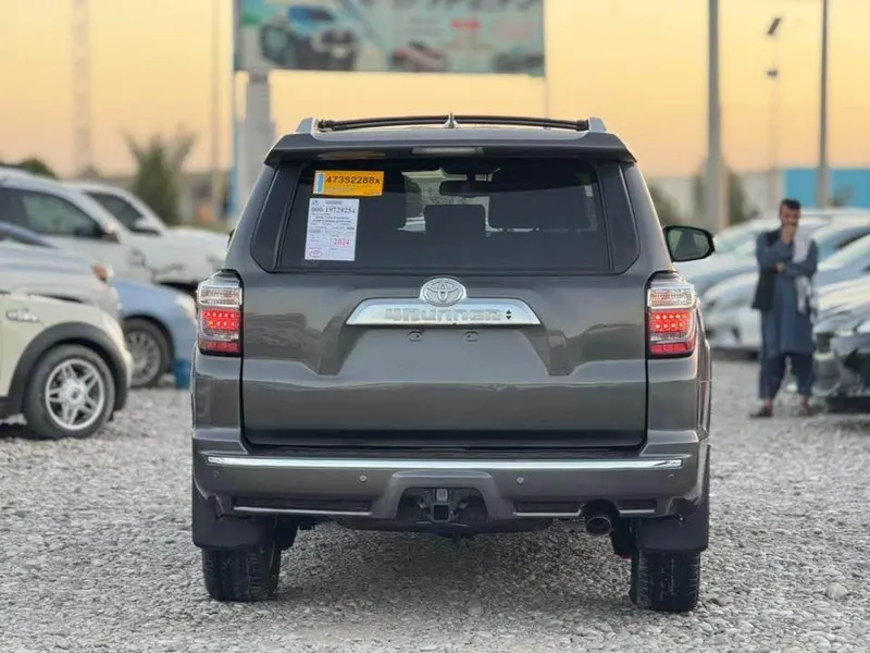 Toyota 4Runner 2016 (2)