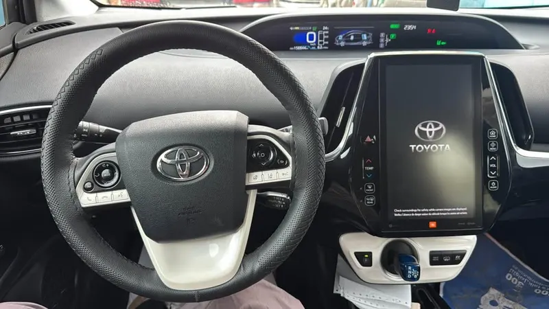 Toyota Prius 2017 (4)
