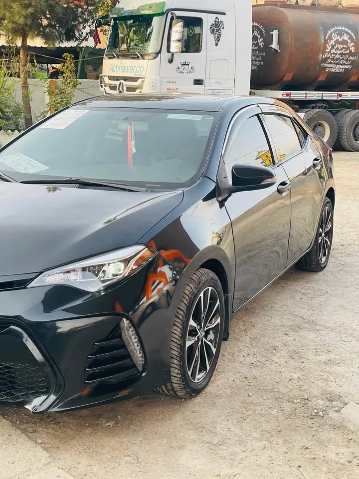 Toyota Corolla 2015 (2)