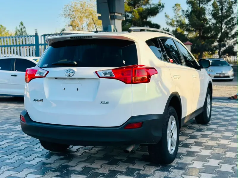 Toyota RAV4 XLE 2013 (3)