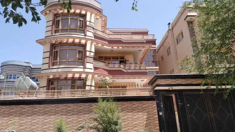 4.5-storey house for sale, 15 rooms, 3 biswa, Market 1 new project (1)