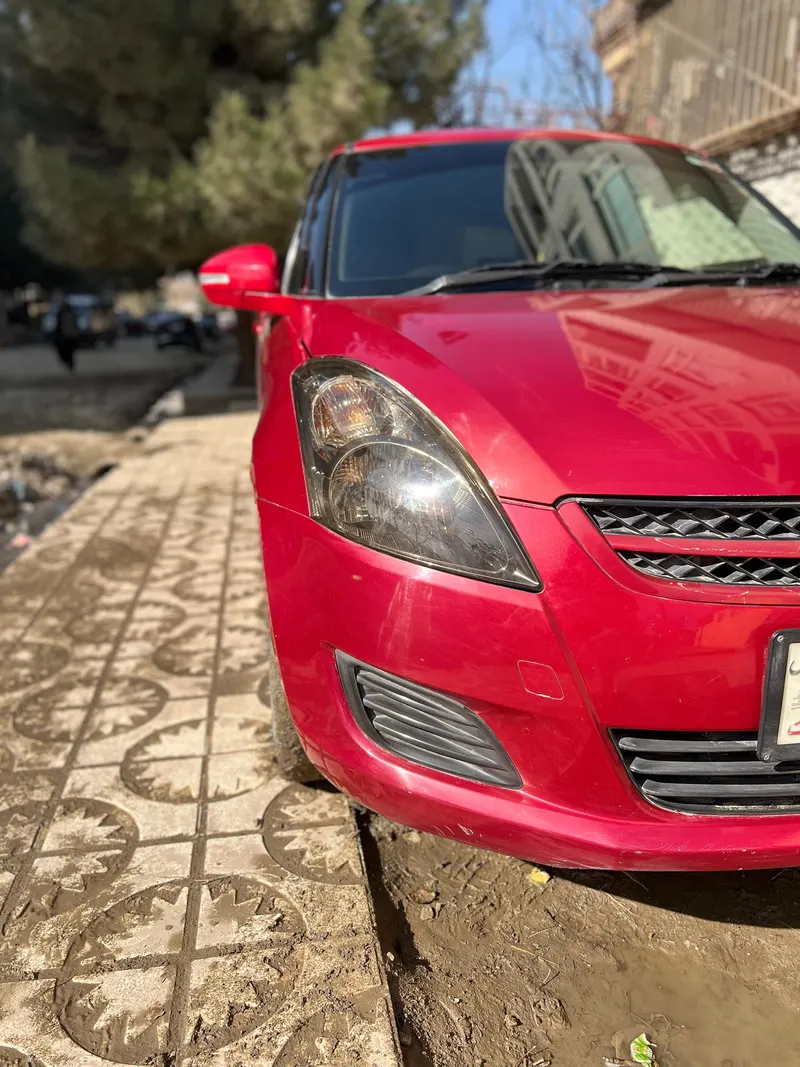 Suzuki Swift 2011 (2)