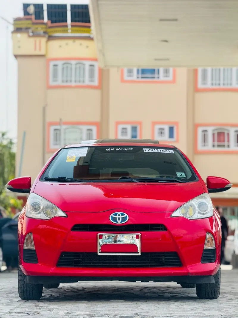 TOYOTA PRIUS C 2014 (1)