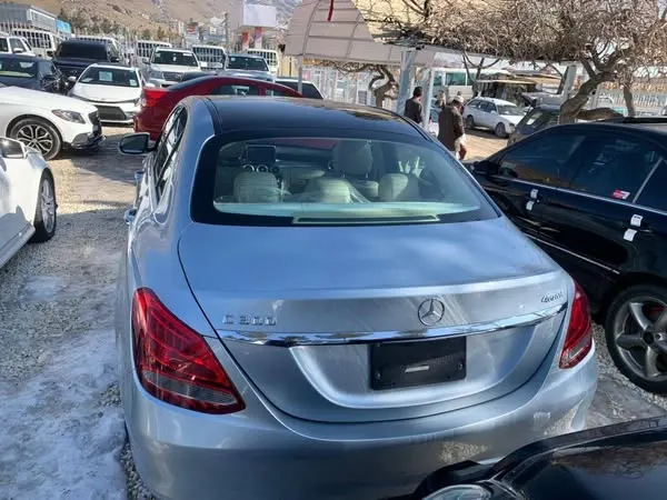 Mercedes-Benz C300 2016 (3)