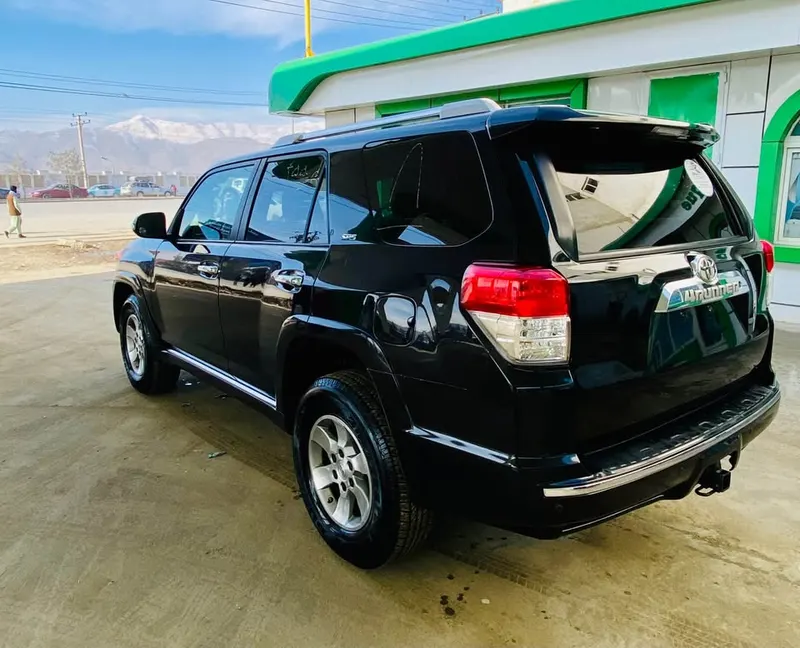 Toyota 4 Runner SR5 2011 (3)