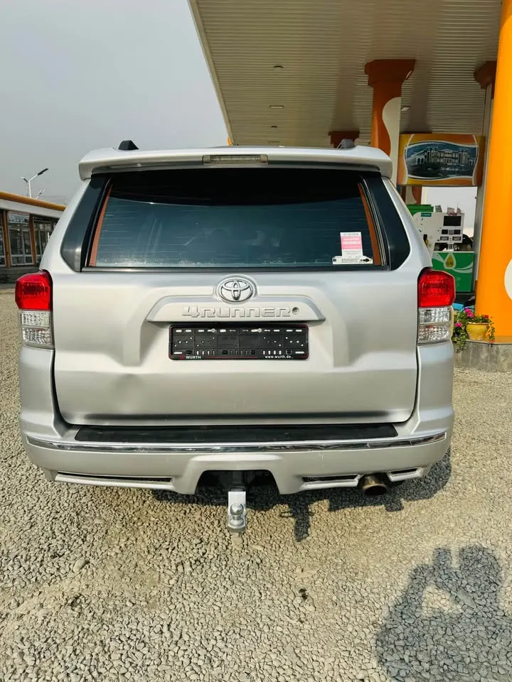 Toyota 4Runner Sport 2010 (3)