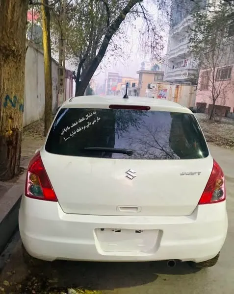 Suzuki Swift 2009 (2)