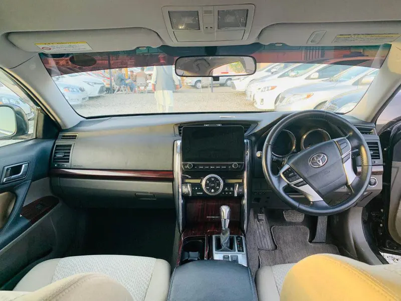 Toyota Mark X 2010 (4)