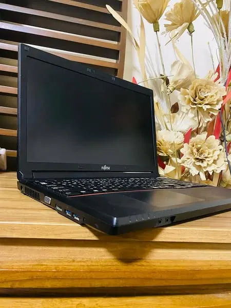 Fujitsu Laptop (2)