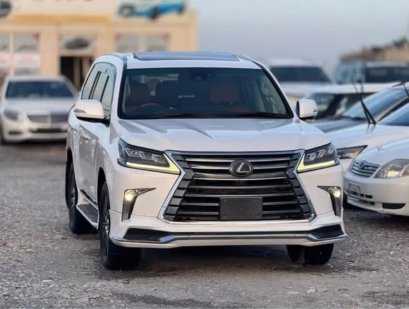 Lexus LX570 2018 (1)