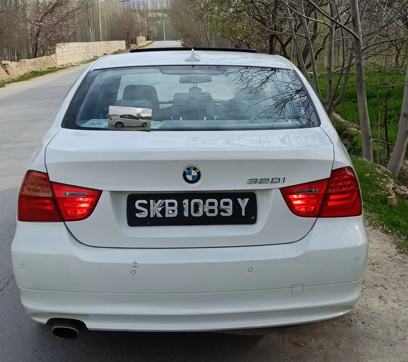 BMW 320i 2012 (8)