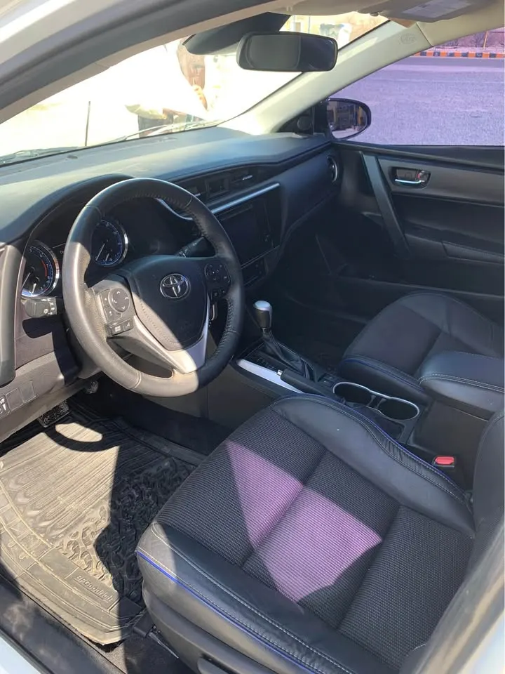 Toyota Corolla 2018 (4)