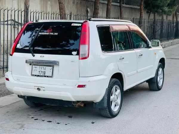 Nissan 2002 (2)