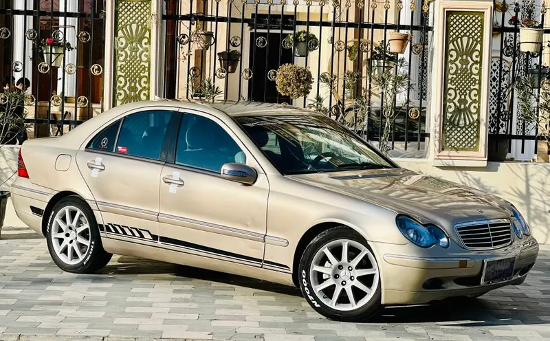 Mercedes-Benz 2003 (1)