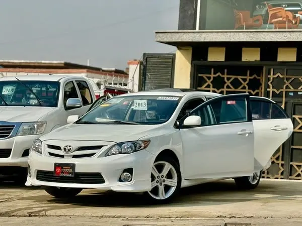 Toyota Corolla S 2013 (1)