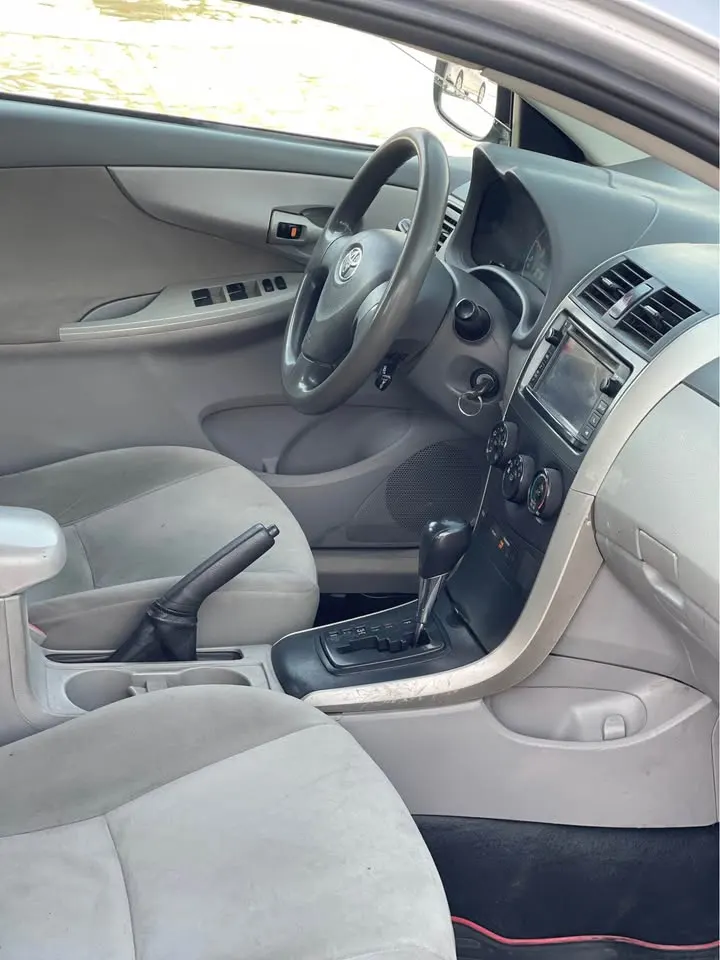 Toyota Corolla 2009 (4)