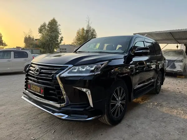 Lexus LX570 2010 (2)