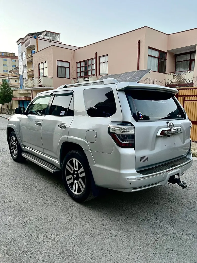 Toyota 4Runner (3)