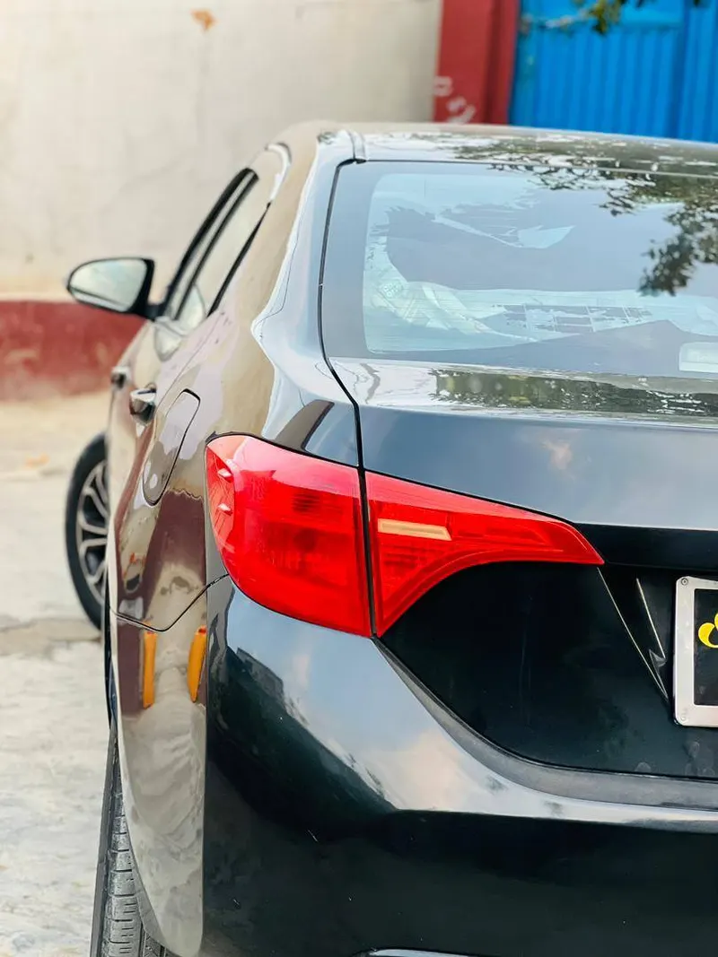 Toyota Corolla 2018 (3)