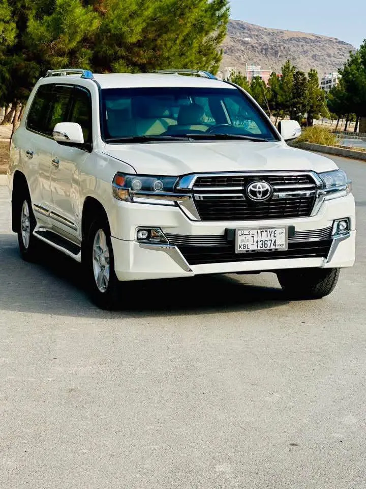 Toyota Land Cruiser 2010 (1)