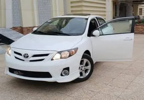 Toyota Corolla 2013 (1)