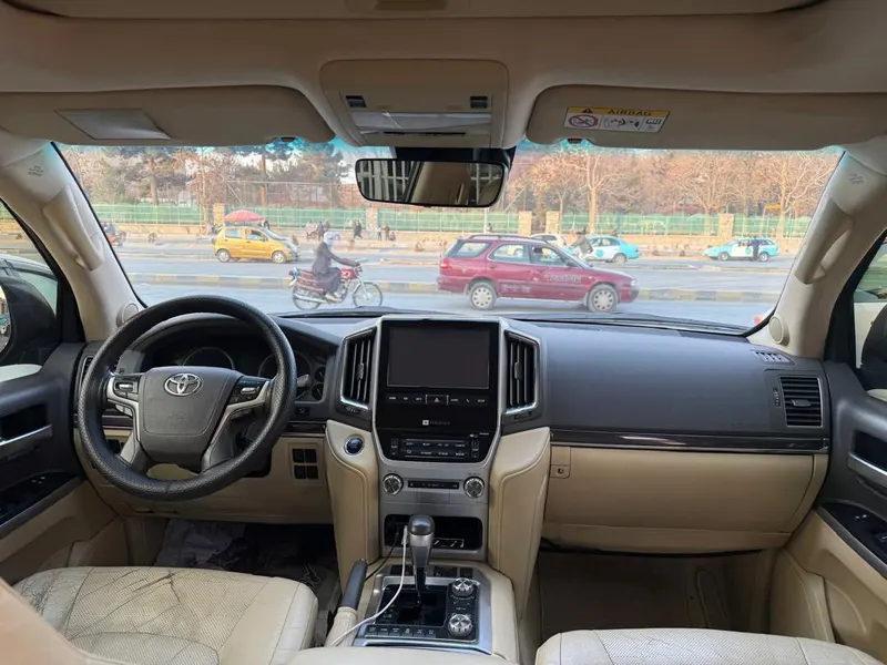 Toyota Land Cruiser 2016 (4)