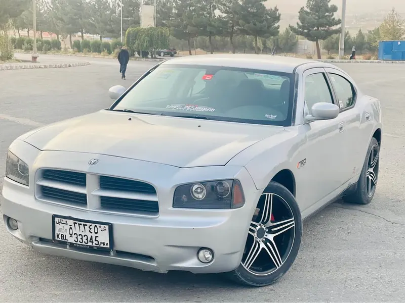 Dodge Charger 2008 (2)