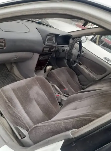 Toyota Corolla 1999 (4)