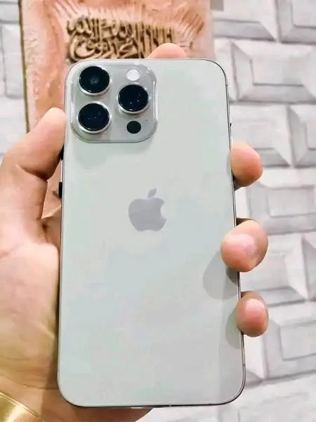 iPhone 16 Pro Max (1)